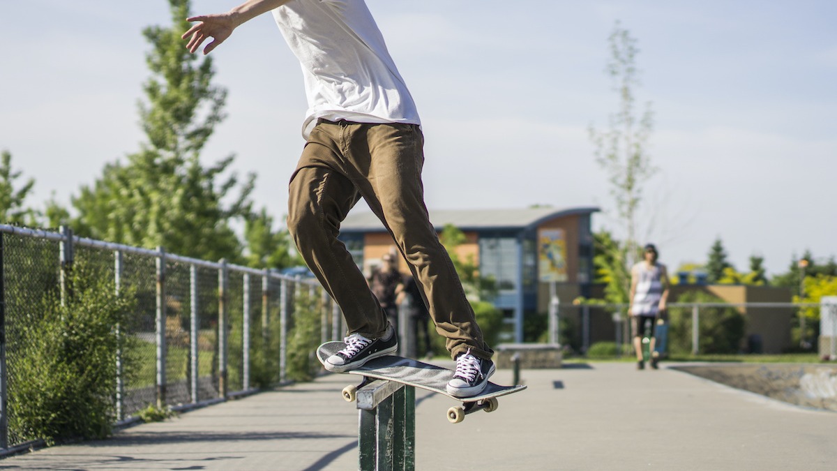 How to Feeble Grind a Rail on a Skateboard